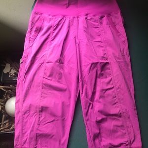 Lululemon fuchsia crops size 12